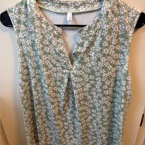 Sleeveless Green Floral Split-Neck Women's Top